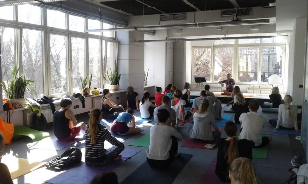 Стретчинг для взрослых — антиболи, гибкость, молодость. Фотография по растяжке гибкости тела по авторской методике для взрослых негибких людей: избавление от боли в спине, шее, восстановление тела, возвращение молодости.